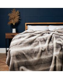 Alaskan Faux Fur Throw, Natural Lifestyle